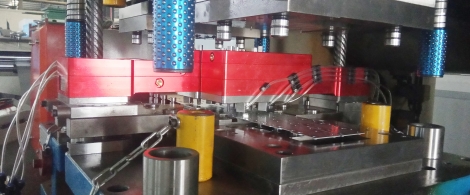 冲压攻牙一步到位？模内攻